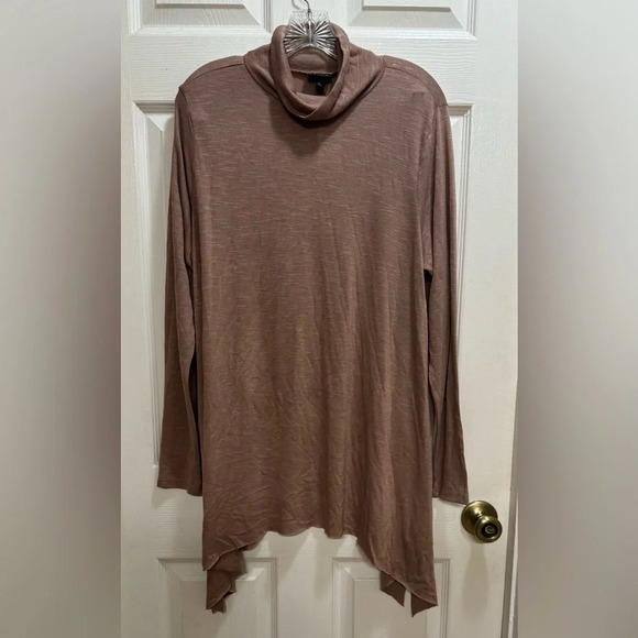 Torrid Super Soft Plush Turtleneck Cozy Sharkbite Hem Tunic Sweatshirt 2X NWT - Picture 1 of 9